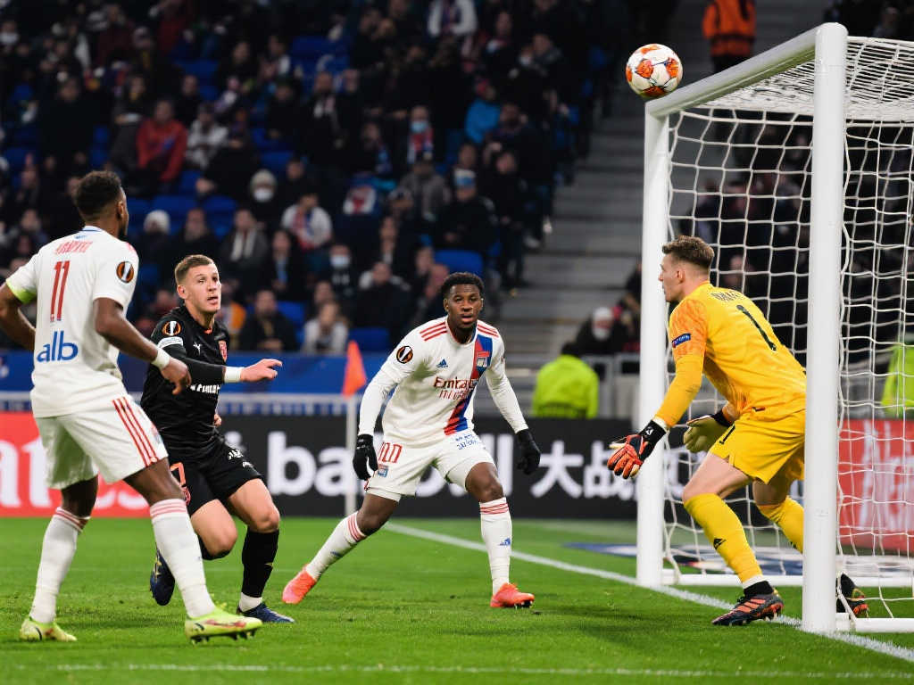 的極高穩定 的極高穩定